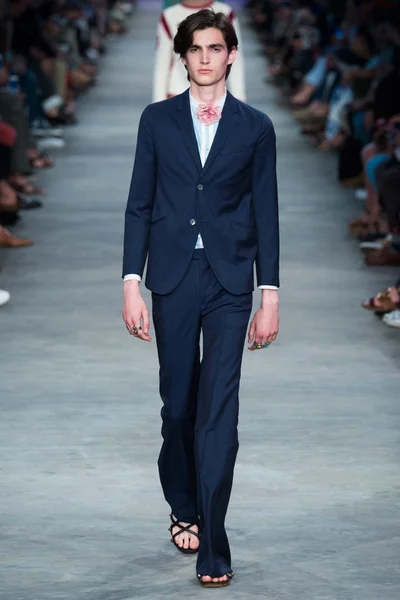 Look 7